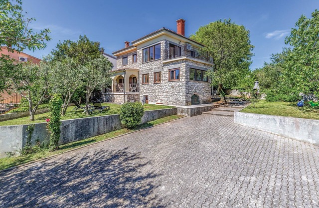 4 bedroom beautiful home in Premantura