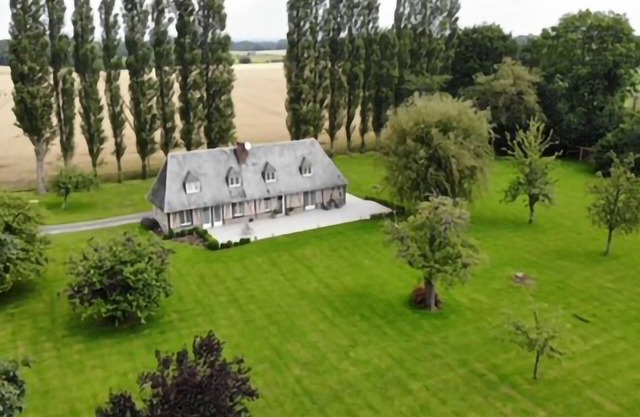 4 bedroom cozy home in épaignes