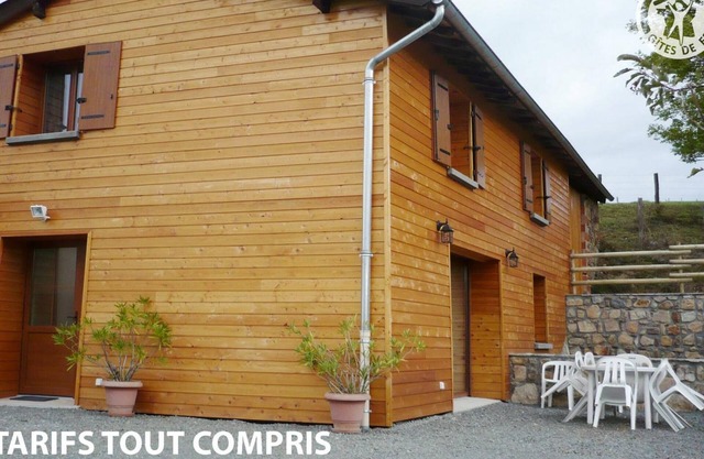 4-bedroom cottage with garden, pets allowed, terrace and parking