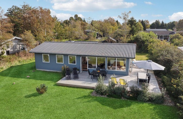 4 bedroom gorgeous home in Føllenslev