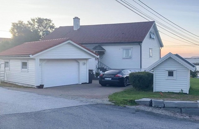 4 bedroom gorgeous home in Atløy