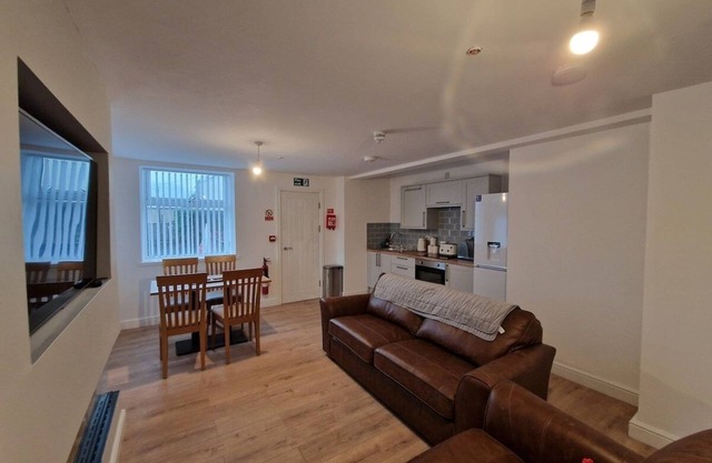 4 Bedroom Ground Floor Apartment