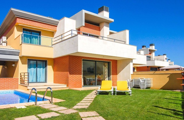★4 Bedroom, Holiday villa with Private Pool, Beach nearby in Albufeira
