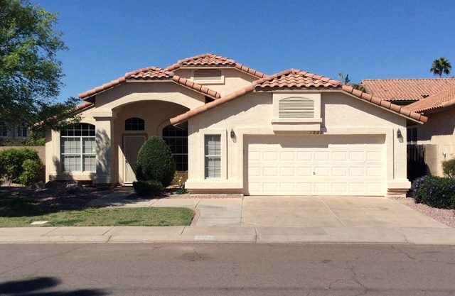 4 bedroom Home in Gilbert, Val Vista Lakes master planned community, Sleeps 8-1