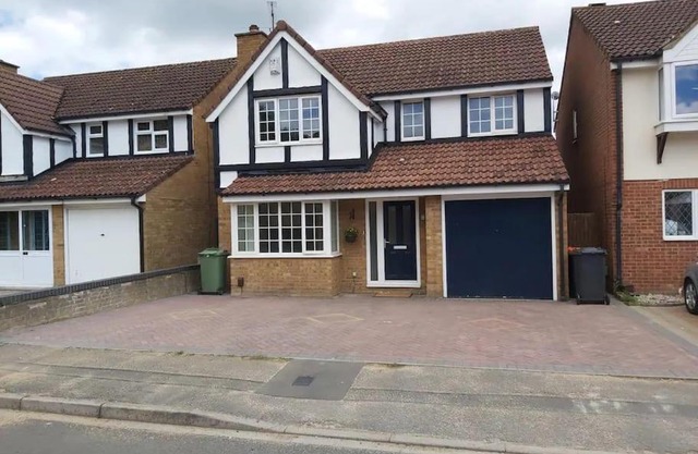 4 bedroom house houghton regis