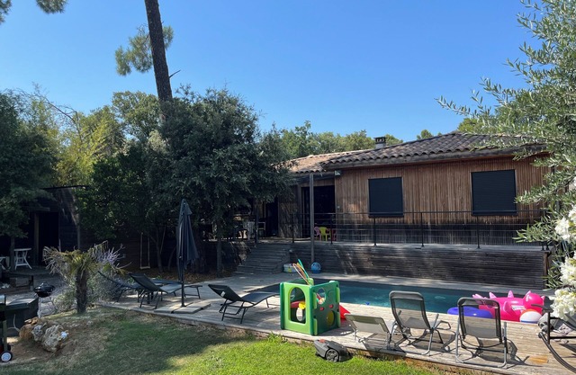 4-bedroom house with pool near Uzès ideal for family vacations