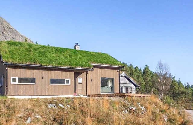 4 bedroom lovely home in Rysstad