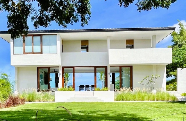 4-Bedroom Luxury Pool Residence, Selong Belanak Ocean View, Selong Selo Resort