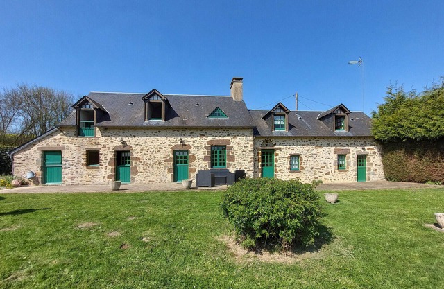 4 bedroom nice home in Mont-Saint-Jean