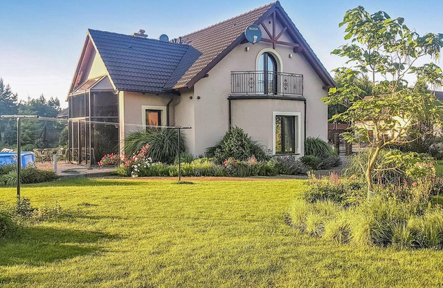4 bedroom nice home in Semlin