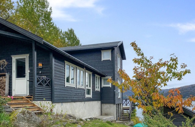 4 bedroom nice home in Deknepollen