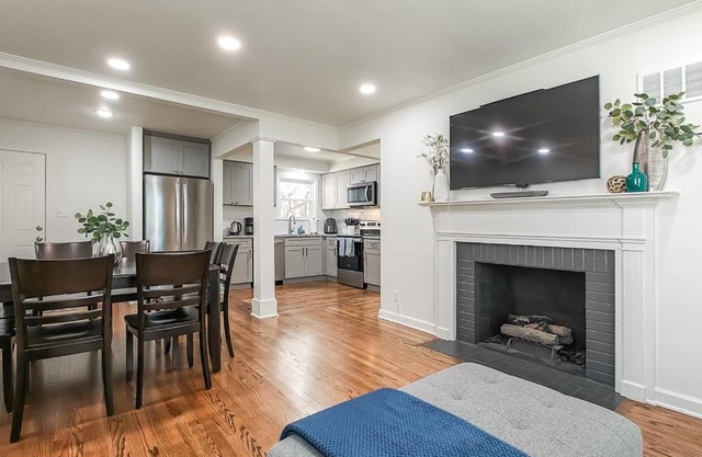 4 Bedroom Plaza Charmer Pet Friendly