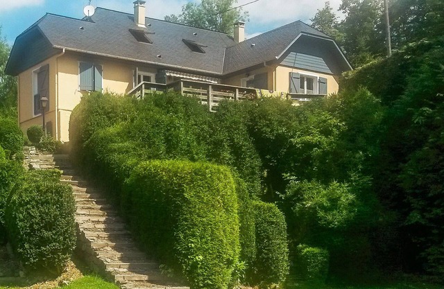 4 bedroom stunning home in Louvie-Juzon