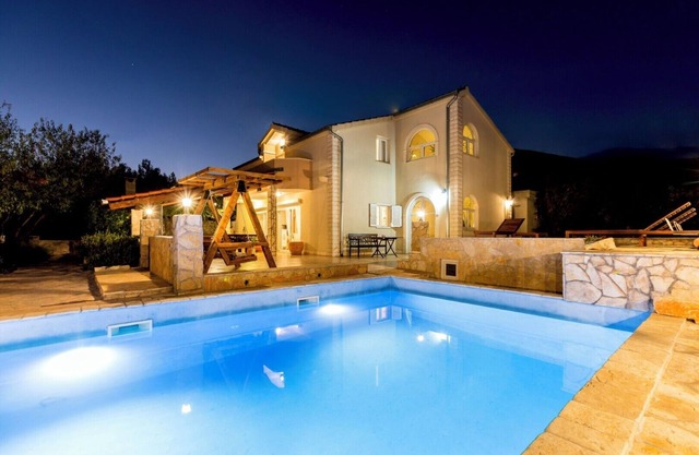 4-bedroom villa with swimming pool, set in nature. Relax and unwind
