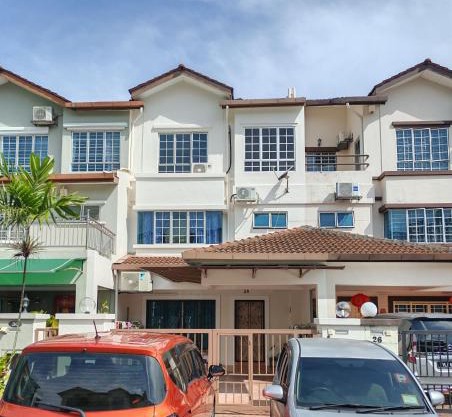 4 Bedrooms 4 Bathrooms 10Pax Comfy Sleeps Landed Spacious House