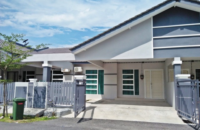 4 bedrooms fully aircond Achutra Guesthouse