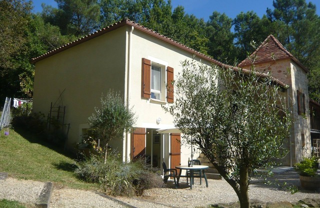 4* Gite Apartment with suberb heated pool & fantastic views