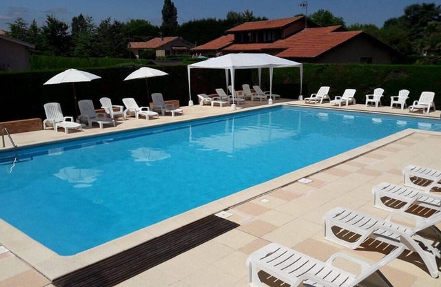 4 * Les Genêts house for rent with swimming pool