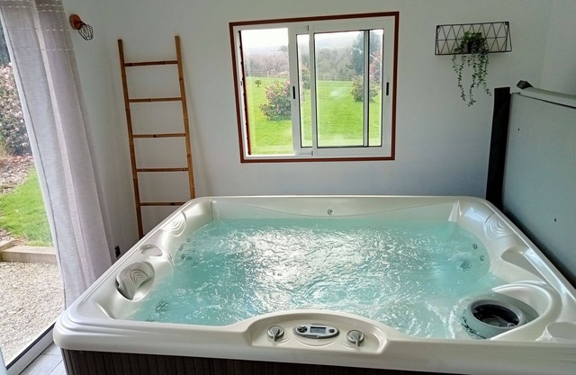 4-p gîte with Jacuzzi between Crozon peninsula and Pointe du Raz
