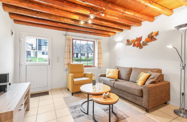 4-person bungalow in the holiday park Landal Village les Gottales