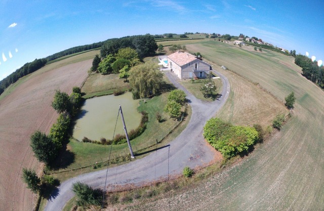 4-PERSON GITES WITH SWIMMING POOL IN SAINT MARTIN DE GURSON