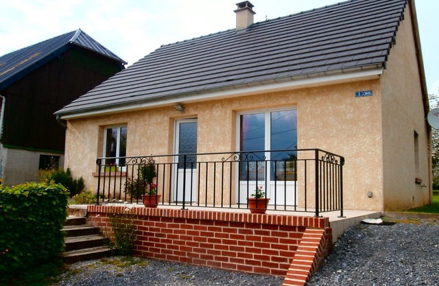 4-person gite, moderate price, in 1 village near a forest