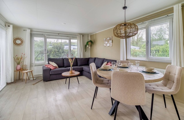 4-persoons Chalet aan zee op Slechts 150 Meter van het Strand Cadzand-bad