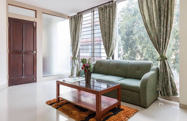 4 Seasons Suites offers Luxury Apartment Suites ideal for 4 persons near Forum