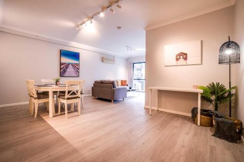 4 So Much More Family Apt 2br Parking