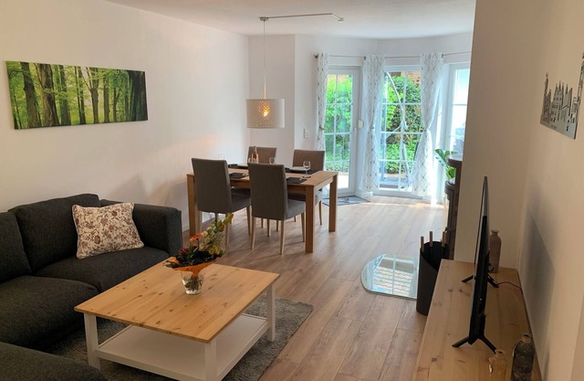 4-star vacation apartment Dr. Eisenbart, close to the city with its own terrace and garden