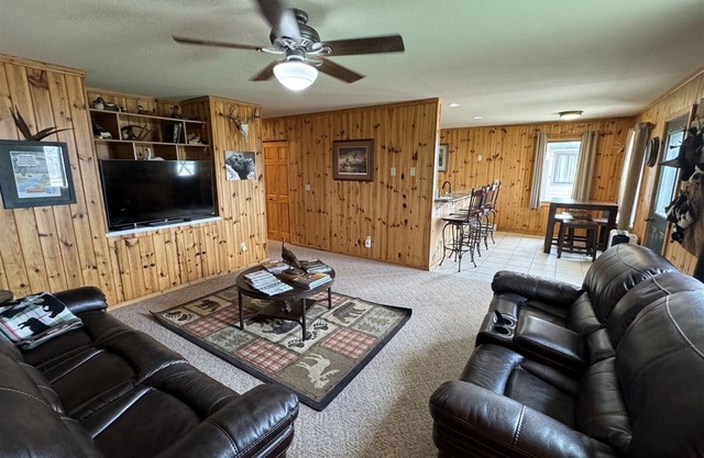 40 Creek Lodge North - Prime Hunting and Fishing Cabin at Waubay Lake