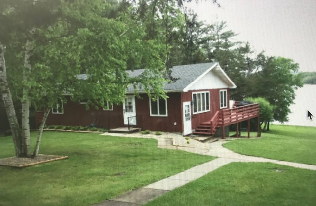 40 min from UW-Madison! New Listing!