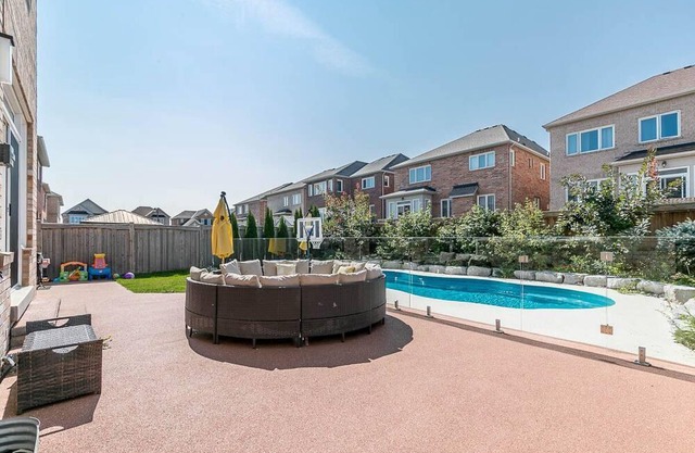 4000 sq ft Executive Home With Heated Pool