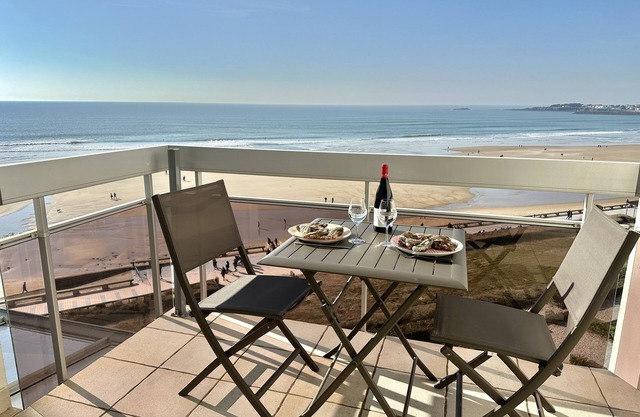 40m2 top floor luxury apartment with SEA VIEW