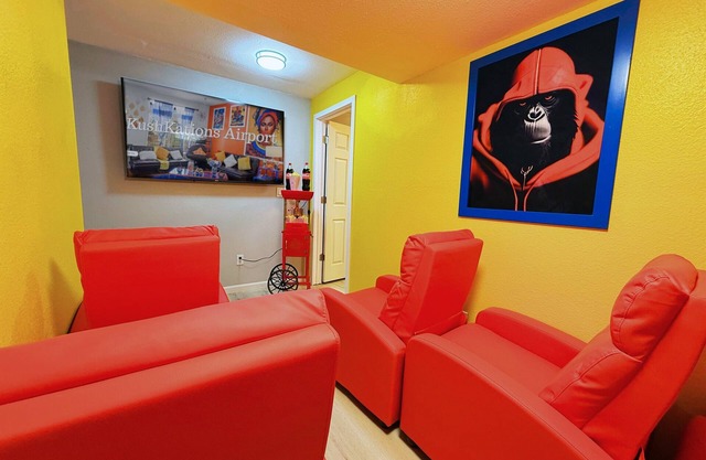 420 Gameroom Arcade Theater Pooltable HotTub