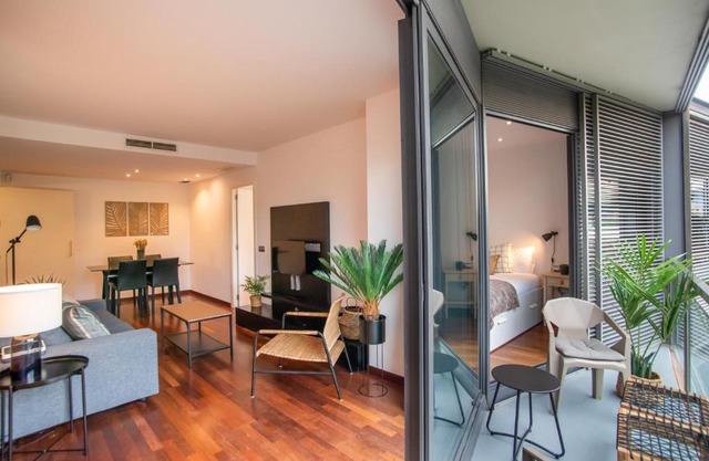 42BADR1040 New & Bright Apartment PobleNou