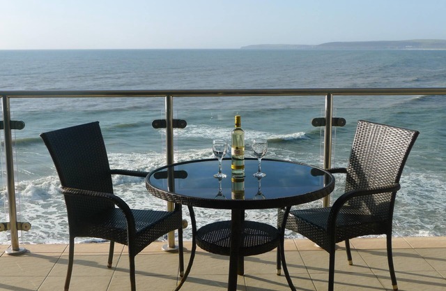 45 Horizon View - Luxury Apartment with Amazing Sea Views in Westward Ho!