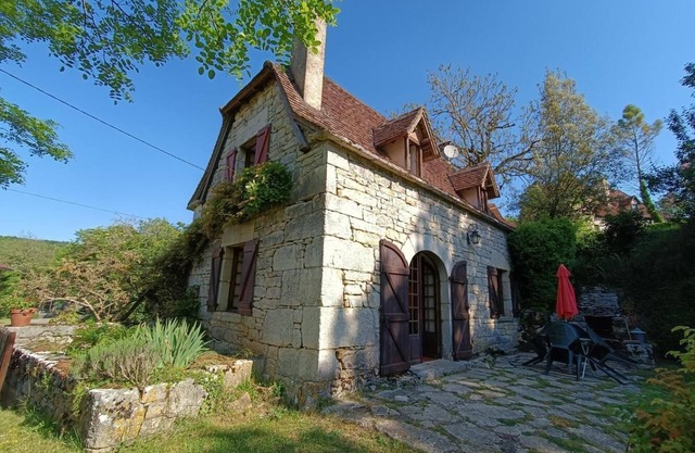 46G10726 - BRENGUES - Cottage