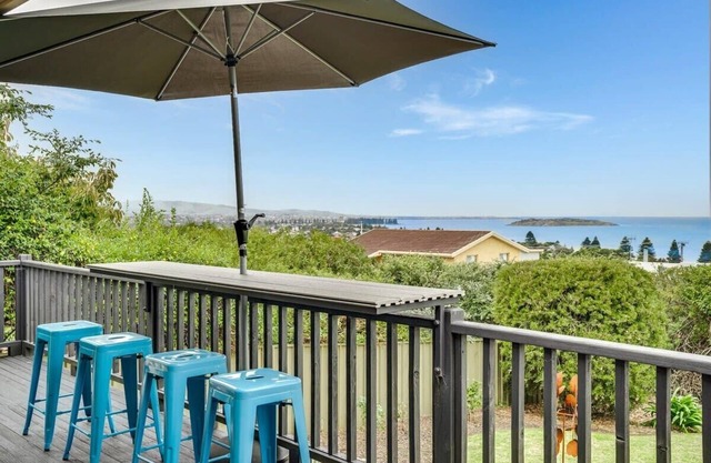 48 Rumbelow St - Sea Views, Near Beach