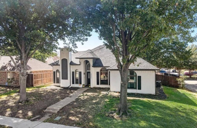 4B/2B Carrollton, TX - Contemporary Central Comfort