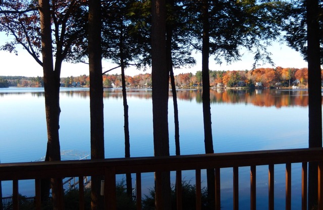 4Br/3bath Lakefront/Ski House in Berkshires. Hi speed wifi