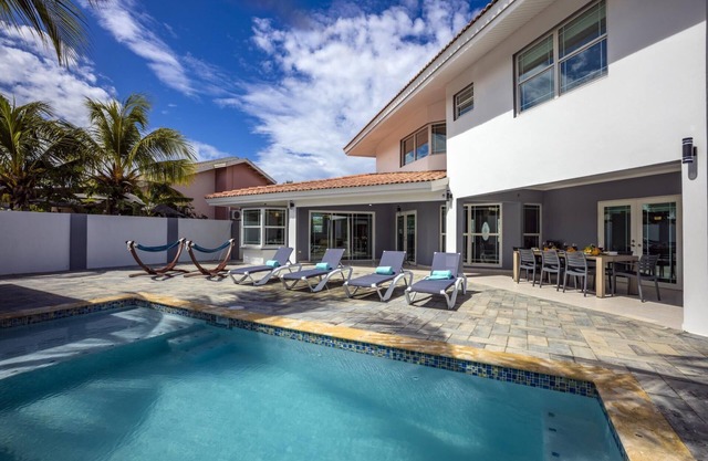 4BR 4BA Villa w/Private Pool @ Eagle/Palm Beach
