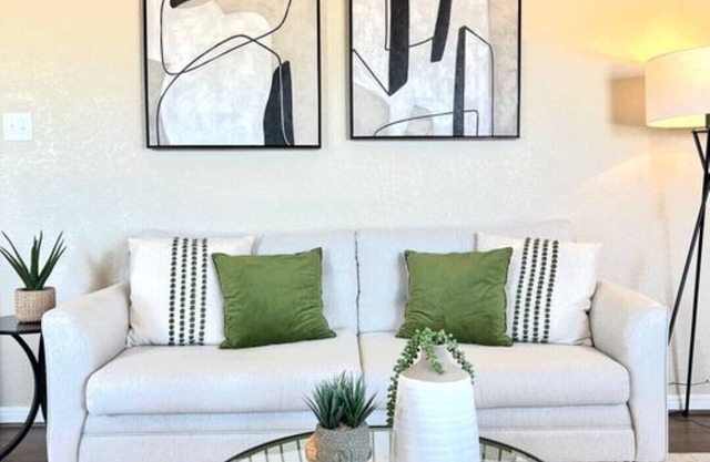 4BR Boho Perfect for Families & Groups, Sleep 8, Ideal for Lackland AFB