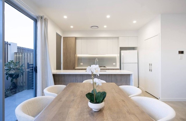 4BR Comfort | Easy Access to City & Gold Coast