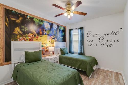 5-3 Pool Home Located In Sunset Ridge Community!