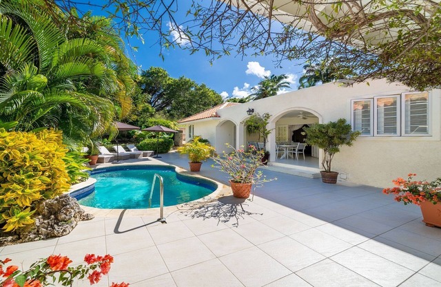 5 Bed Barbados Rental With Private Pool And Housekeeper Included