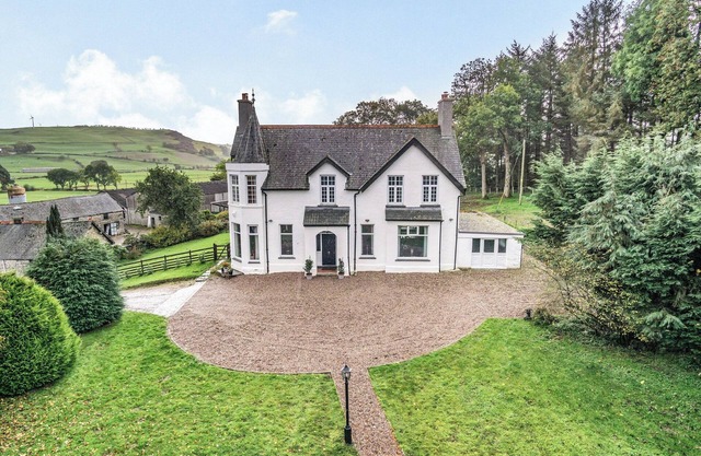 5 bedroom accommodation in Cerrigydrudion