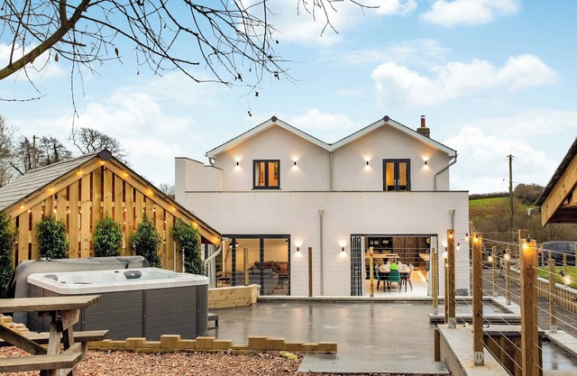 5 bedroom accommodation in Atherington, near Umberleigh