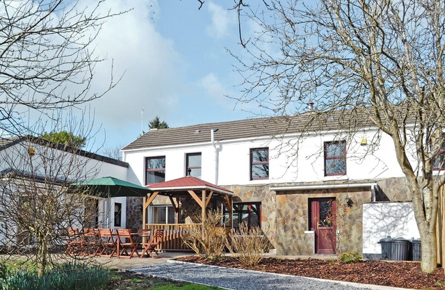 5 bedroom accommodation in Burry Port, near Llanelli