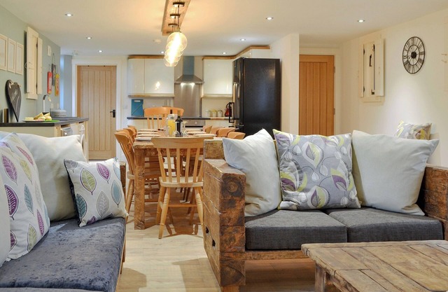 5 bedroom accommodation in Driffield, near Bridlington